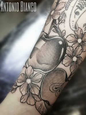 Apples and blossoms by Antonio Bianco#londontattoo #appletattoo #appleblossom #blackandgreytattoo #tattoosforgirls #beautifultattoo 