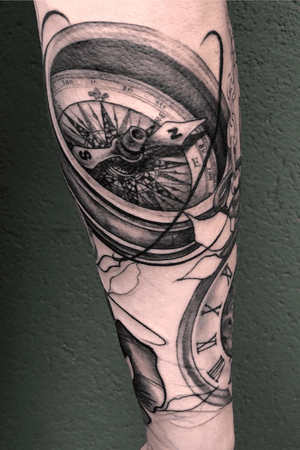 Done by Bertina Rens - Resident Artist @swallowinktattoo @iqtattoo  #tat #tatt #tattoo #tattoos #tattooart #tattooartist #blackandgrey #blackandgreytattoo #compass #compasstattoo #ink #inkedup #tattoos #tattoodo #ink #inkee #inkedup #inklife #inklovers #art #bergenopzoom #netherlands