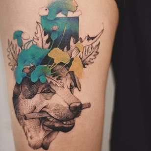 Tatuaje de Joanna Świrska alias Dzo Lama #JoannaSwirska #DzoLama # ilustrativo #naturaleza # boceto #linework #dotwork #dog #paintportrait #leaves #plants #watercolor