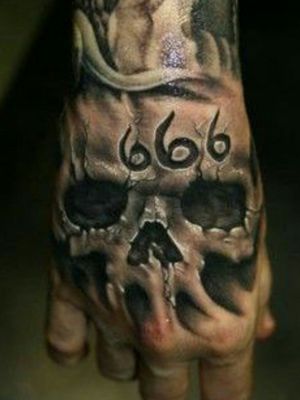 Idee de tatouage sur la main