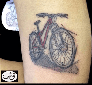 Single needle! #tattoo #tattooist #tattooguest #coloruptattoo #curitiba #singleneedle #biketattoo 