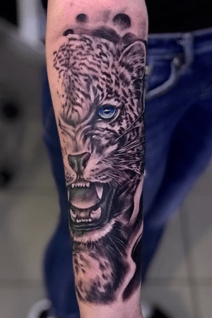 Tattoo by Tattoo 82 Studio