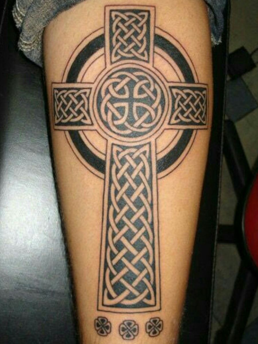 Славянский крест тату. Кельтский крест тату на предплечье для мужчин. Крестьянские тату. Кельтский крест на бицепс. Кельтский крест тату на запястье мужские