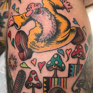 Tatuaje de Virginia Elwood #VirginiaElwood #psychedelic tattoo #psychedelic #surrealistic #trippy # weird #acid #lsd #fungi #MrNatural #heart #cartoon #hero #RobertCrumb #RCrumb