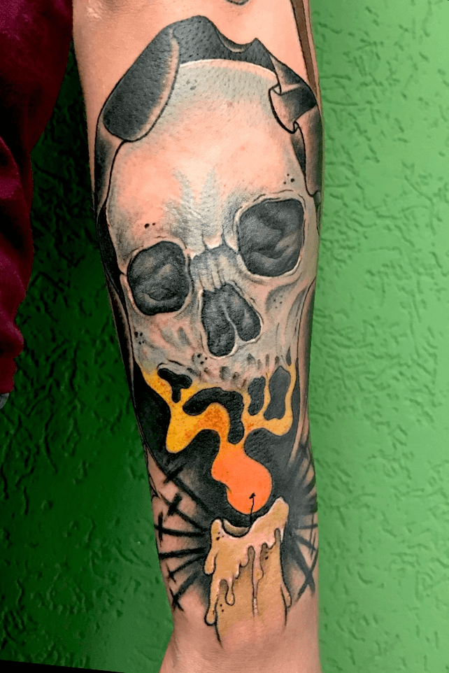 Henna Alien Skull And Flowers Tattoo