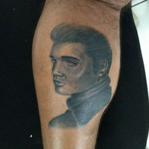 Elvis Presley #ElvisPresley #elvis #elvistattoo #portraittattoos #realistictattoo #tatuagemrealismo #retratotattoo 