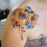 Qui a reconnu l'artiste à qui fait référence ce tatouage ? . . . . . . #sunflower #sunflowertattoo #flower #flowertattoo #vangogh #vincentvangogh #vangoghtatoo #colortattoo #marker #markertattoo #graphic #graphicdesign #graphictattoo #graphicdesigntattoo #zeldabjj #zeldablackjeanjacques #colmartattoo #alsacetattoo #frenchtattoo #tattoo #tatouage