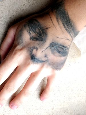Hand face