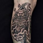 Tattoo by Juan Diego aka illegal.tattoos #JuanDiego #illegaltattoos #fantasytattoo #fantasytattoos #fantasy #magic #wizard #portrait #blackandgrey #stars #smoke #oldschool #illustrative #skull #crystalball