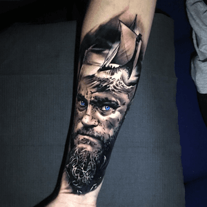 #viking #blackandgrey #ragnar #tattooartist 