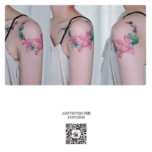 Tattoo by Danny tattooist. Wechat：Justtattoo02 Guangzhou Tattoo - #Justtattoo #GuangzhouTattoo #OriginalTattoo #TattooManuscript #TattooDesign #TattooFemaleTattooist #flower #flowers #flowertattoo #watercolor #watercolortattoo 