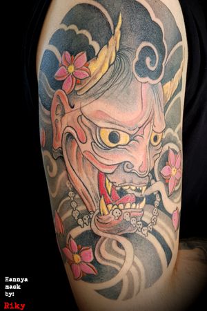 I finished this old backpiece  of my great friend "Bullone" with the below part of the back