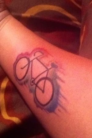 Tattoo acuarela de una bicicleta