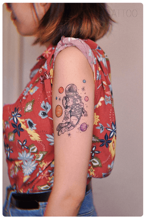 Tattoo by Danny tattooist. Wechat：Justtattoo02 Guangzhou Tattoo - #Justtattoo #GuangzhouTattoo #OriginalTattoo #TattooManuscript #TattooDesign #TattooFemaleTattooist #watercolor #watercolortattoo #star #startattoo #astronaut #astronauttattoo 