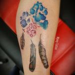 ❤#watercolor #tattoo ! #Paws and #feathers for a pet #lover ❤ #pawtattoo #watercolortattoo #watercolortattoos #feathers #feathertattoo #rotterdam #amsterdamtattoo #Amsterdam #realistictattoo #realisticfeather 
