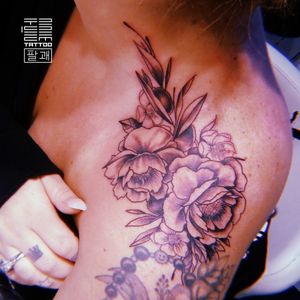 Сделано в Дании 🇩🇰 (Февраль 2017)...#цветы #тату #tattoo #flowers #inkedsense #tattooist #кольщик
