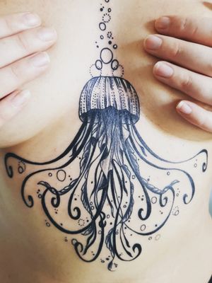 My favourite piece by far ❤️ #sternumtattoo #jellyfish #inkedgirl #inked 