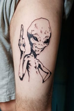 My friend did this tattoo to me its the Alien from the Paul Movie. Friends ig @moon_wreck