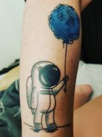 Hello there little spaceman 😍 #spaceman #moon #balloon #inkedgirl #inked 