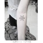 Snowflake ❄ Instagram: @karincatattoo #karincatattoo #snowflake #tattoo #tattoos #tattoodesign #tattooartist #tattooer #tattoostudio #tattoolove #tattooart #tattooz #inked #art #snow #small #minimal #little #tiny #dövme #dövmeci #design #girl #woman #istanbul #turkey 