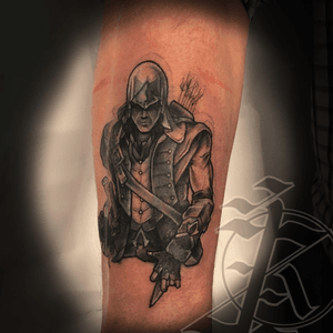 Assasins creed cover up... neotrad #neotraditional #neotraditionalman #blackandgrey #gamer #nerd #geek #assassinsCreed #character #coveruptattoo #warrior 