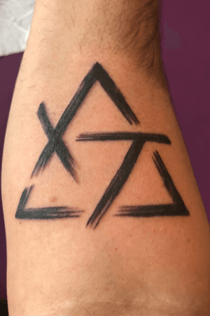 Triforce tattoo #Triforce #triforcetattoo #zeldatattoo #zelda #Link #Nintendo 