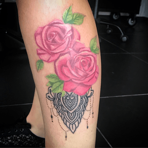 Roses and ornamental tattoo  #dotwork #mandala #tattoo #floral #floraltattoo #femaleartist #dutchtattoo #cre8tiveskin #finelines #ornamental #girlswithtattoos
