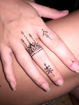#hand #ink #hennatattoo #girl #details  