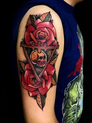 #neotraditional #skull #triangle #roses #TDWP