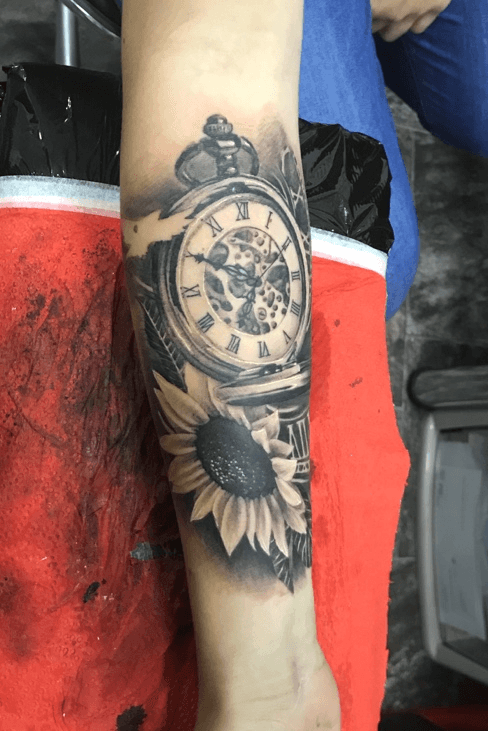 31 Crazy Artistic Clock Tattoo Ideas  Tattoo Glee