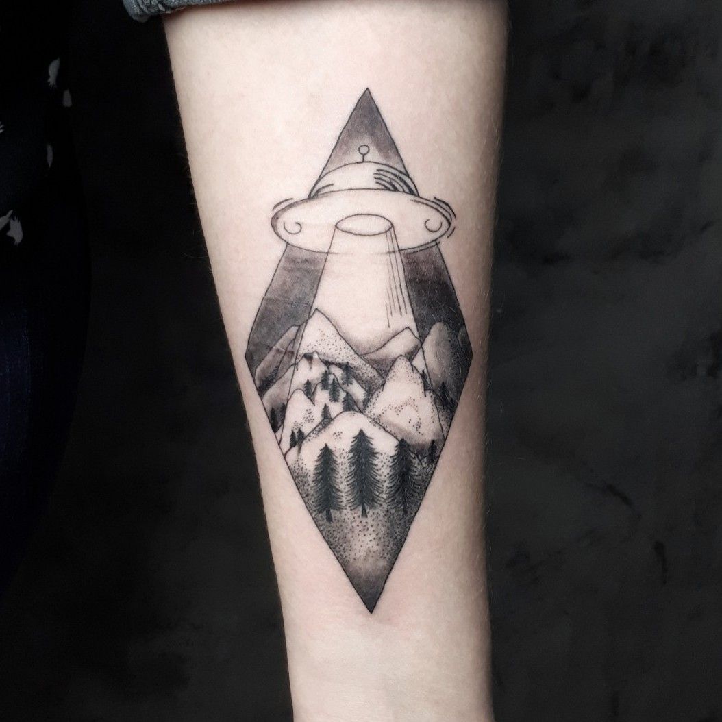 Ufo Tattoo Design