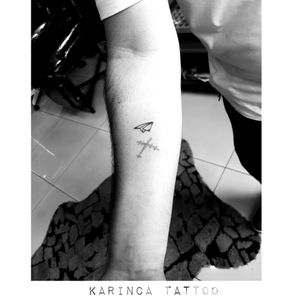 Instagram: @karincatattoo #paperplane #planetattoo #small #minimal #little #tiny #tattoo #tattoos #tattoodesign #tattooartist #tattooer #tattoostudio #tattoolove #ink #tattooed #istanbul #turkey #dövme #dövmeci 