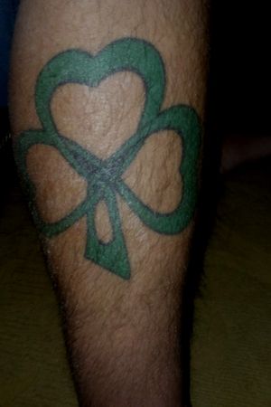 Celtic knotted clover