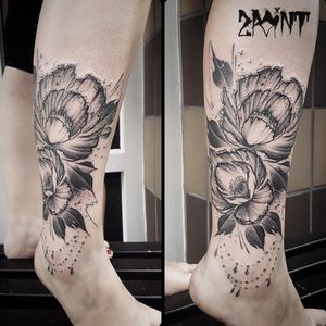 Freehand flower tattoo.#zpointtattoo #sashazpoint #graphictattoo #freehandtattoo #flowertattoo For more of my tattoos check out https://www.facebook.com/Zpointt/Orhttps://www.instagram.com/zpointsasha