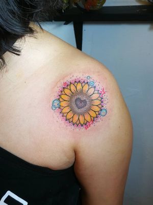 Girly Sunflower, tattoo I did few days ago. Booking on my whatsapp +522223605806 info on my profile✌🏻🤓#girly #girlytattoo #sunflower #girasoles #kawaii #tattoo #tatuaje #tattooedgirls #inkedgirls #HybridoKymera #tatuadoresmexicanos #tatuadorespoblanos #pueblacity #mexico #hechoenmexico #madeinmexico #colortattoo #sparkles @tattoodo #pueblatattoo 