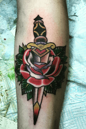 Traditional Rose and Dagger design 