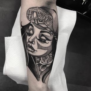 Tatuaje de Celio Macedo #CelioMacedo #MotorinkFinest #Amsterdam #blackandgrey #ladyhead #lady #letters #rose #fat #graphic art
