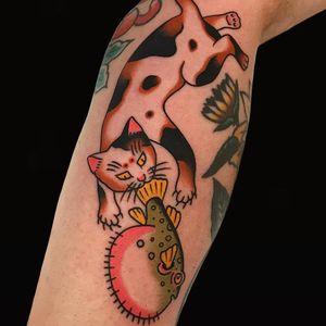 Tattoo by Alex Zampirri aka AZamp #AlexZampirri #AZamp #animaltattoo #animal #nature #cat #kitty #pufferfish #blowfish #fish #Japanese #color