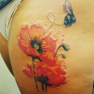 Watercolour poppies with bumble bee#tattoo #tattoos #tattooist #tattooartist #watercolour #watercolor #watercolourtattoo #poppies #poppytattoo #bumblebee #bumblebeetattoo #lestweforget #tattoooftheday