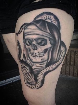 Neo traditional skull and snake black and grey 