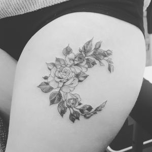 Roses #tattoo #tattoos #tattooist #tattooartist#roses #flowers #blackandgrey #blackandgray #blackandgreytattoo 