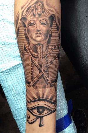  First sitting on Egyptian pharoh inner forearm tattoo,start of egyptian sleeve , #blackandgrey #nocturnalinks #bishoprotary #hustlebutterdeluxe 💉💉🤘🏽🤙🏽
