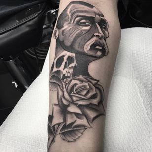 Tattoo by Celio Macedo #CelioMacedo #MotorinkFinest #Amsterdam #fat #graphic art #black gray #portrait #man #kranie #rose #flower #flowers #hojas #naturaleza #muerte
