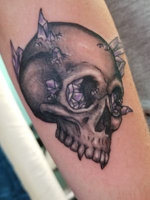 Was a fun night with this client #amethyst #skulltattoo #skull #crystalskull #crystalskulltattoo