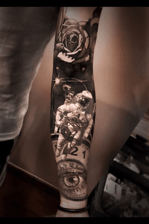 🌹 in outer space time . . . . . . . . #synthetictattoo #tattoo #tattoos #tatts # tattooed #tattooartist #inked #ink #inkedup #inked_fx #inkjunkeyz #inkedmag #tattooart #tattoodesign #art #tattooedgirls #inkedgirls #artwork #bodyart #coverup #amazingink #tattooist #tat #instagood #girlswithtattoos #tats #joshlintattoo #stencilanchored @stencilanchored #worldfamousink @worldfamousink #inkeeze @inkeeze @tattooistartmag @tattoo.artists @skinart_mag @theblackandgreytattooleague @tattooloveart @tattoo_of_instagram @sullenclothing @bnginksociety @tattoo.artists @tattoo.videos @tattoodo @tattoos_of_insta @tattooartistmagazine @tattoos_inspirations @illustratedmonthly @inkedmag
