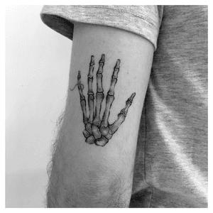 Skeleton hand
