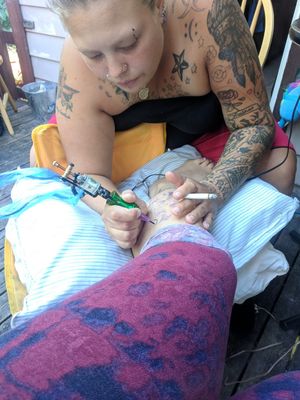 Bestfriend tattooing me #ivyandquinn