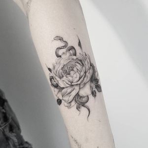 Tattoo by Kane Navasard #kanenavasard #detailedtattoos #detailed #intricate #snake #reptile #peony #flower #floral