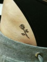 Small rose tattoo #rose #rosetatoo #small #cutetattoo #girltattoo 