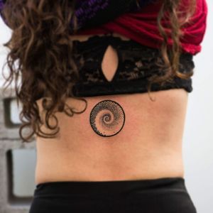 ~Espiral~ Gracias Muriel!. Gracias por mirar! . . #radtattoo #tattoo #blackwork #blackworkers #blackink #blxckink #hechoenchile #tattooworkers #blacktattooworld #bishoprotary #chiletatuajes #tattoochileno #onlyblackart #dotworkers #dotwork #chiletatuajes #chile #sacredgeometry #mandala #spiral #milkyway